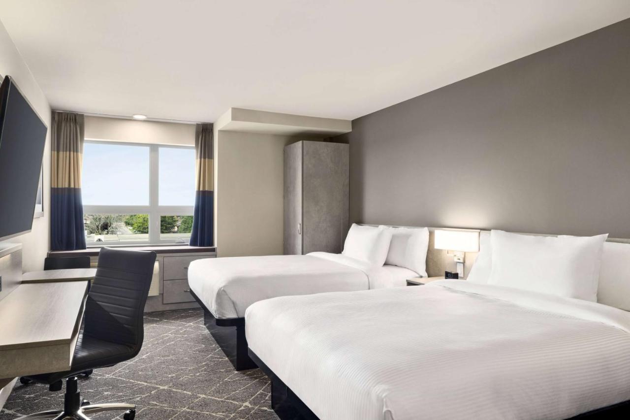 Microtel Inn & Suites Dorval Qc Zewnętrze zdjęcie