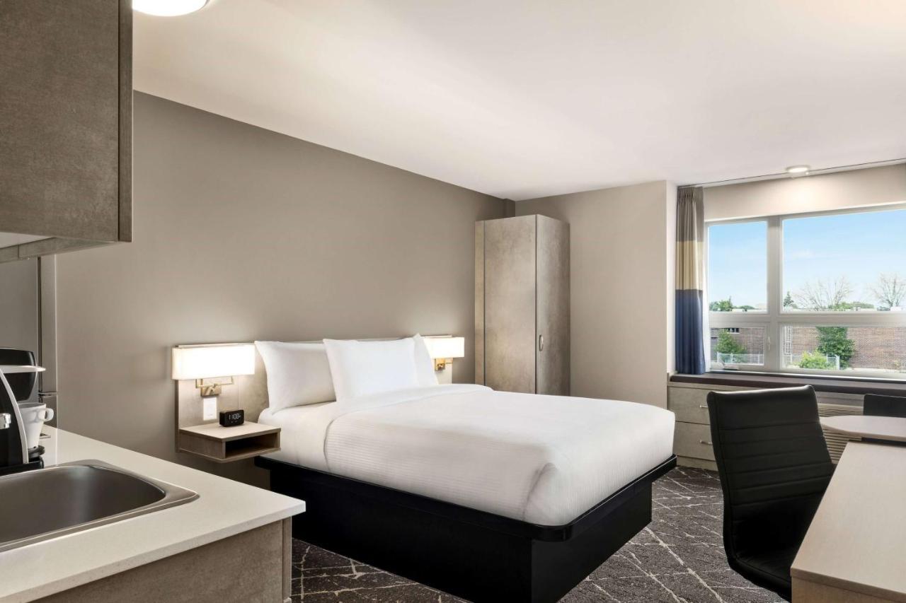 Microtel Inn & Suites Dorval Qc Zewnętrze zdjęcie