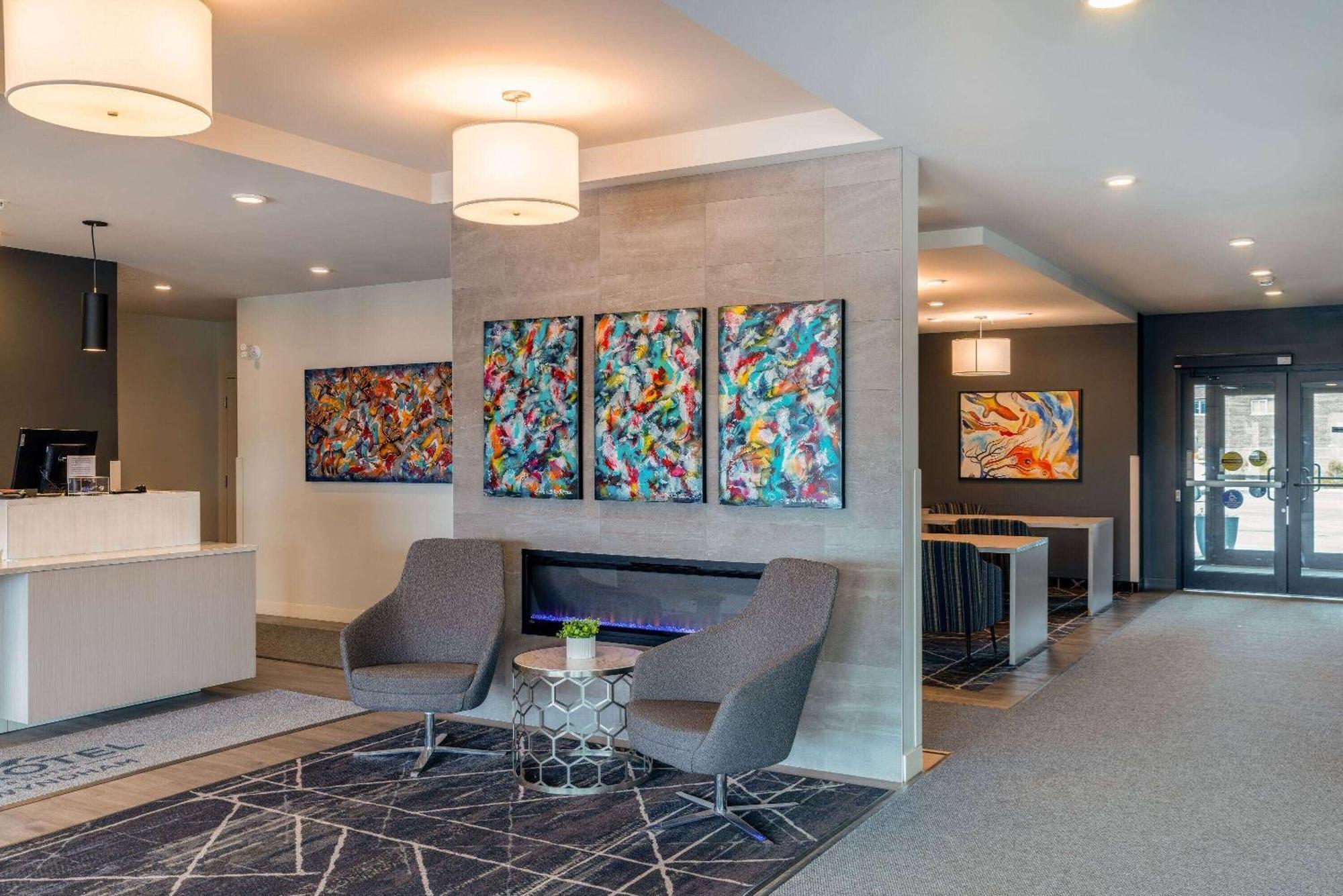 Microtel Inn & Suites Dorval Qc Zewnętrze zdjęcie